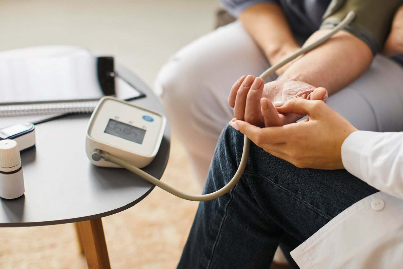 1718945187 Connection between High Cholesterol and High Blood Pressure